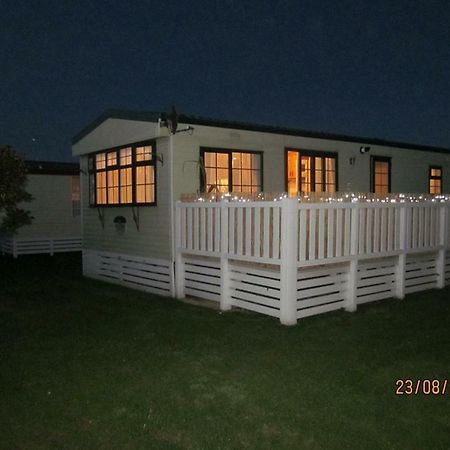 33 Beach Retreat Lodge Pevensey Bay Holiday Park ภายนอก รูปภาพ