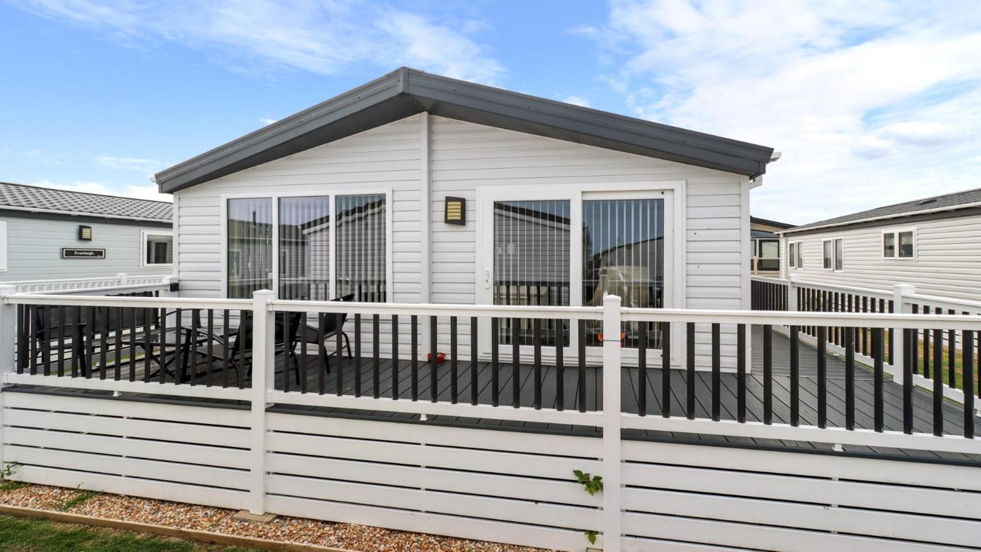 33 Beach Retreat Lodge Pevensey Bay Holiday Park ภายนอก รูปภาพ