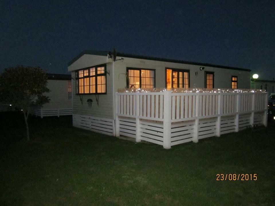 33 Beach Retreat Lodge Pevensey Bay Holiday Park ภายนอก รูปภาพ