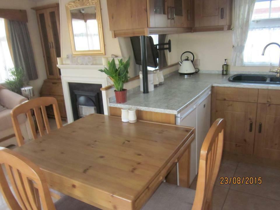33 Beach Retreat Lodge Pevensey Bay Holiday Park ภายนอก รูปภาพ