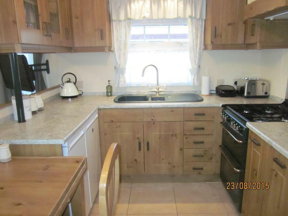 33 Beach Retreat Lodge Pevensey Bay Holiday Park ภายนอก รูปภาพ