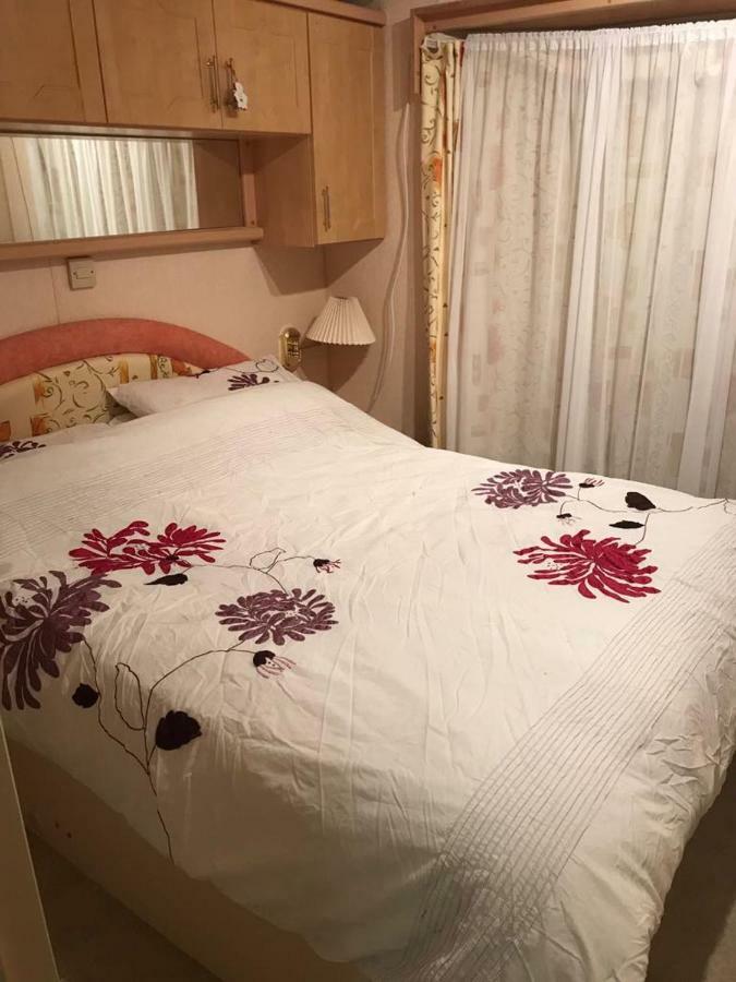 33 Beach Retreat Lodge Pevensey Bay Holiday Park ภายนอก รูปภาพ