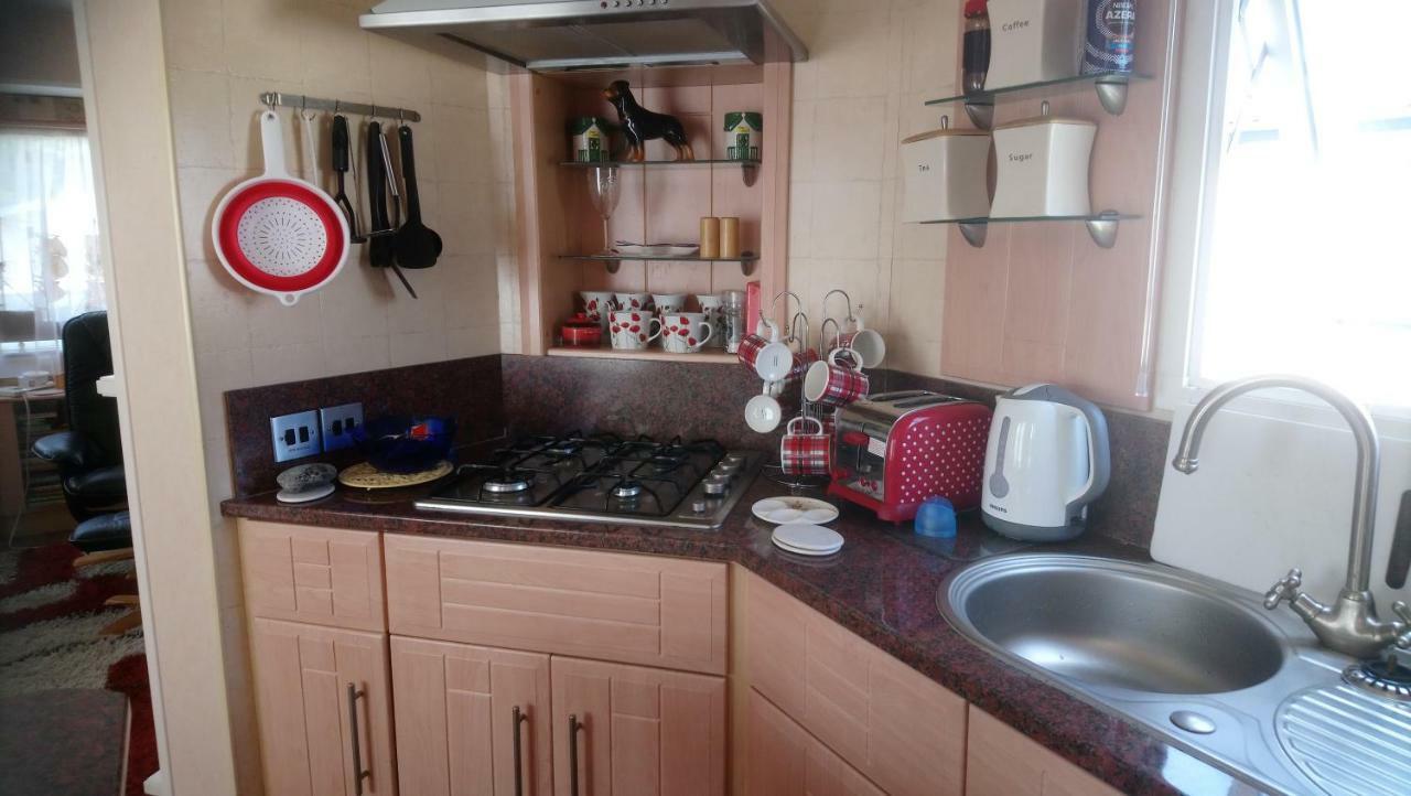 33 Beach Retreat Lodge Pevensey Bay Holiday Park ภายนอก รูปภาพ