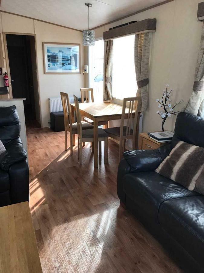 33 Beach Retreat Lodge Pevensey Bay Holiday Park ภายนอก รูปภาพ