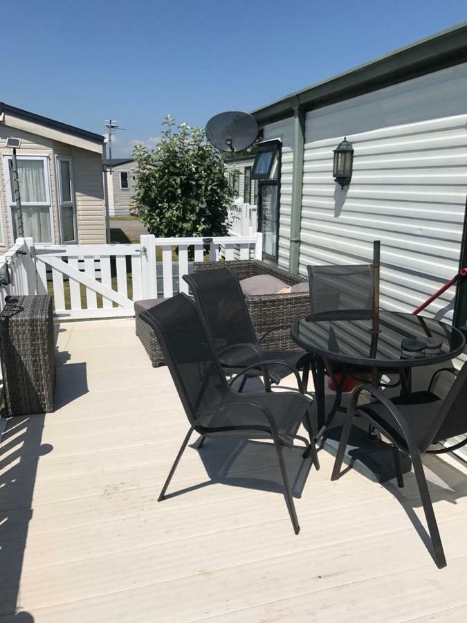 33 Beach Retreat Lodge Pevensey Bay Holiday Park ภายนอก รูปภาพ