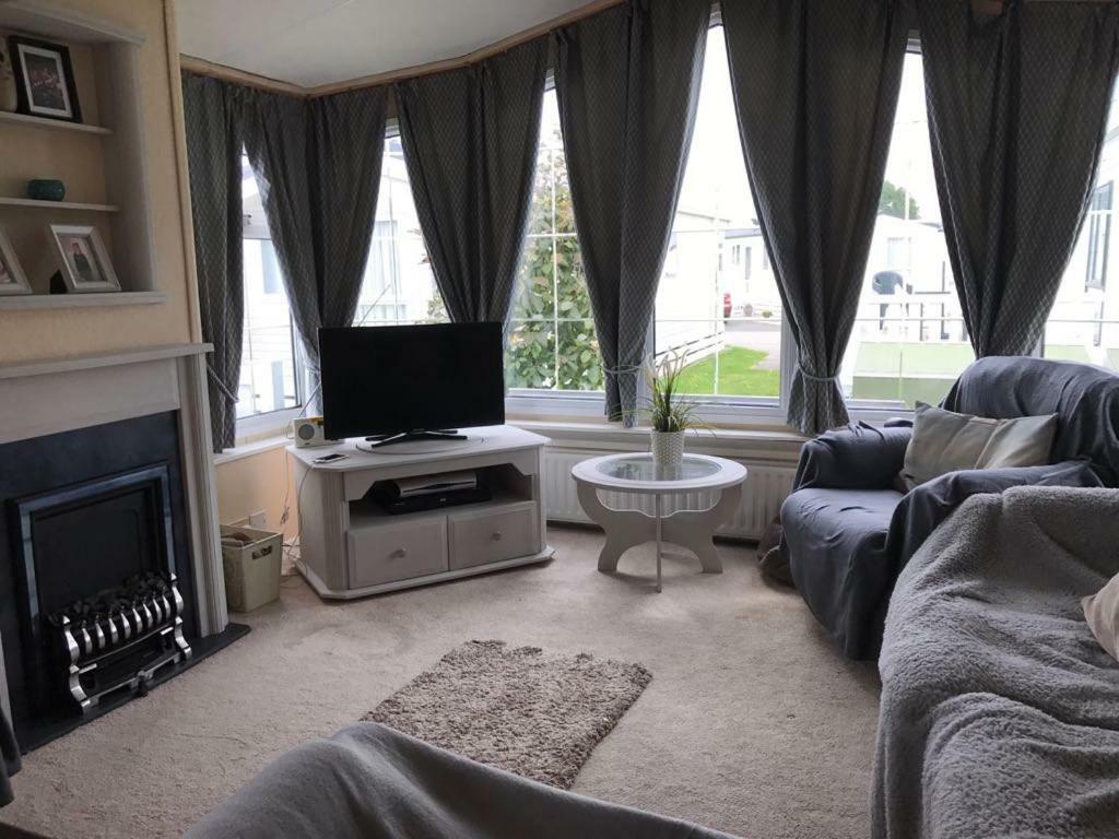 33 Beach Retreat Lodge Pevensey Bay Holiday Park ภายนอก รูปภาพ
