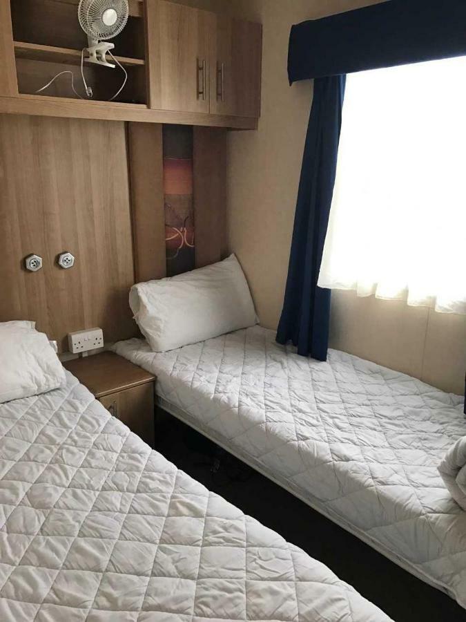 33 Beach Retreat Lodge Pevensey Bay Holiday Park ภายนอก รูปภาพ