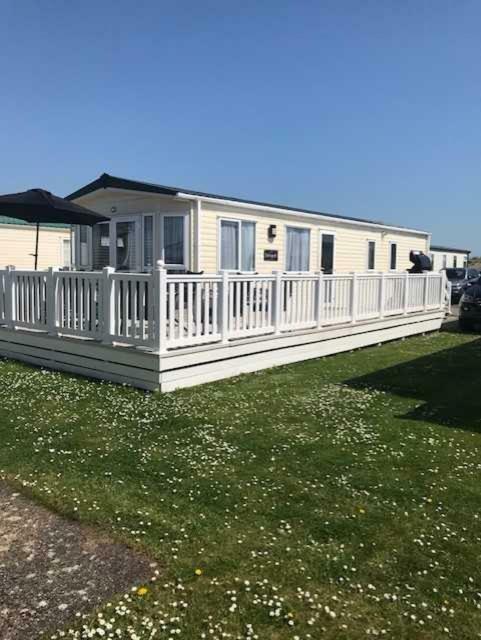 33 Beach Retreat Lodge Pevensey Bay Holiday Park ภายนอก รูปภาพ